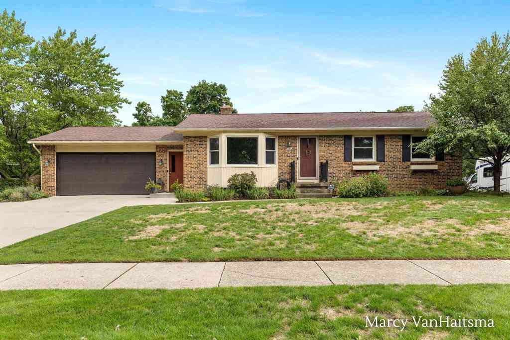 Homes For Sale - 1151 Brownell Street Se SE<br/> Grand Rapids, MI 49508