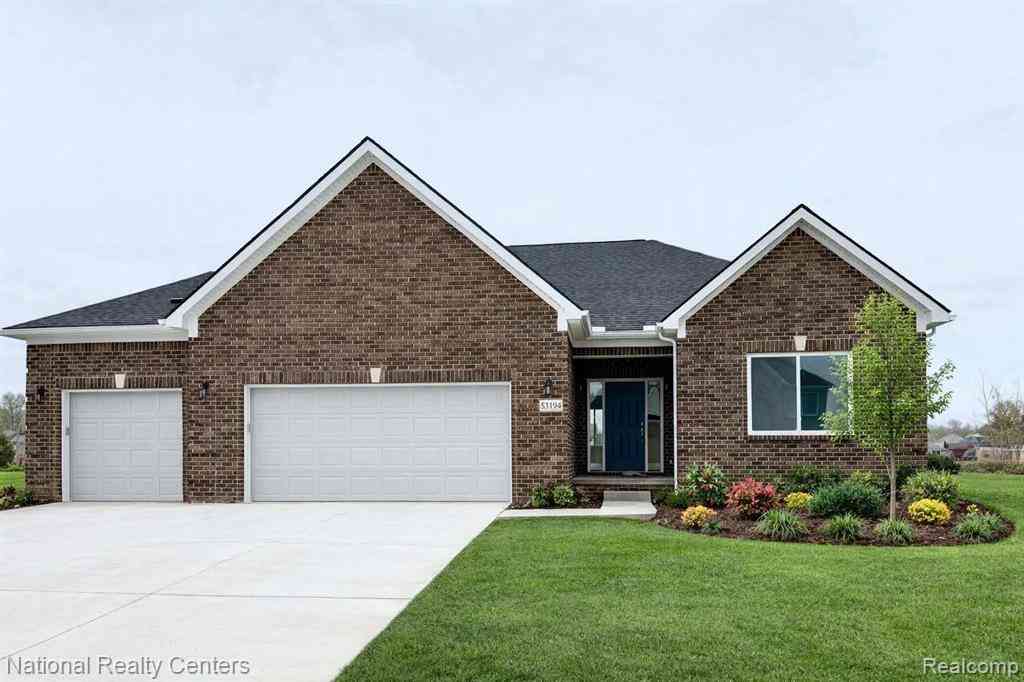 Homes For Sale - 8302 Meadow Creek Drive <br/> Genesee County, Goodrich, MI 48483