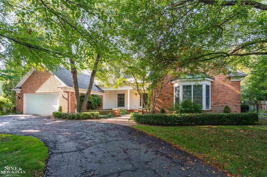Homes For Sale - 159 Cloverly Road <br/> Grosse Pointe Farms, MI 48236