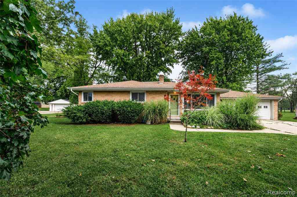 Homes For Sale - 4499 S Linden Road <br/> Flint, MI 48507