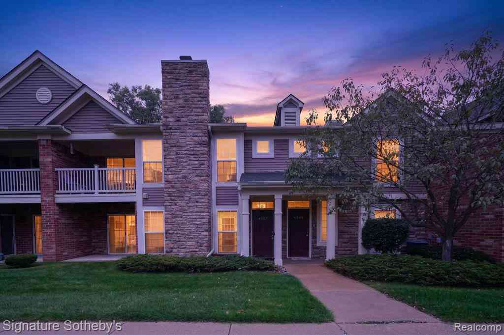 Condo For Sale - 4357 Deeside Drive <br/> Brighton, MI 48116