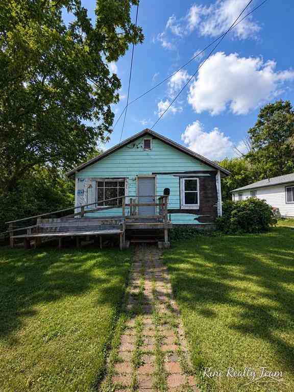 Homes For Sale - 2421 Collingwood Avenue <br/> Saginaw, MI 48601