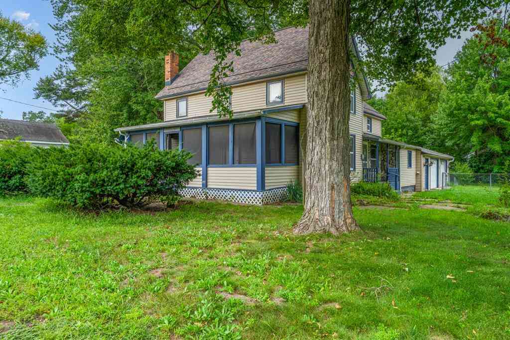 Homes For Sale - 4960 Paw Paw Lake Road <br/> Berrien County, Coloma, MI 49038