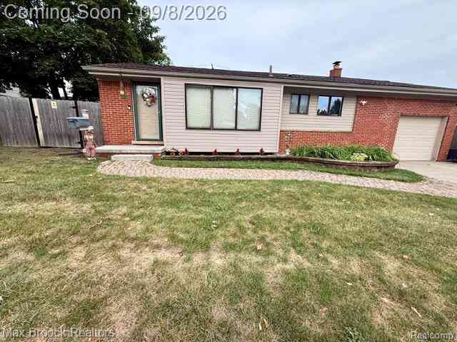 Homes For Sale - 1136 N Selfridge Boulevard <br/> Clawson, MI 48017
