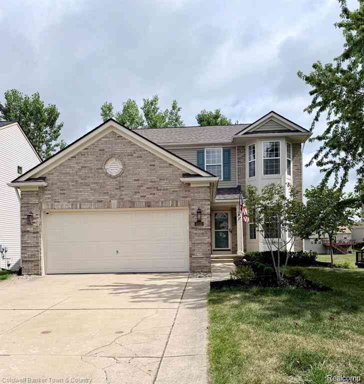 Homes For Sale - 4221 Sonata Drive <br/> Howell, MI 48843