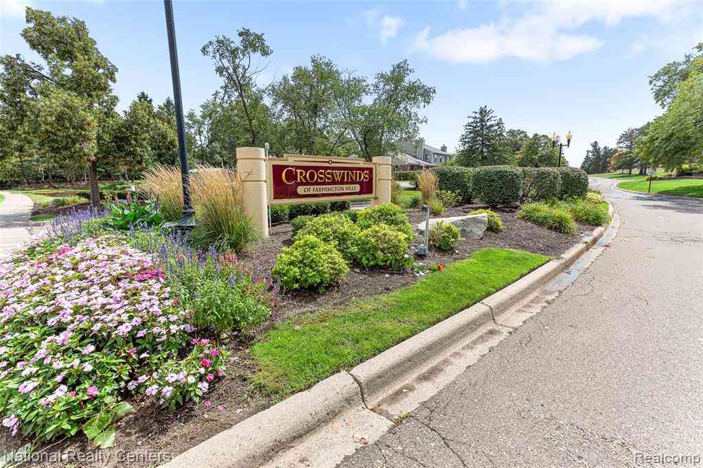 Condo For Rent - 38860 Country Circle <br/> Oakland County, Farmington Hills, MI 48331