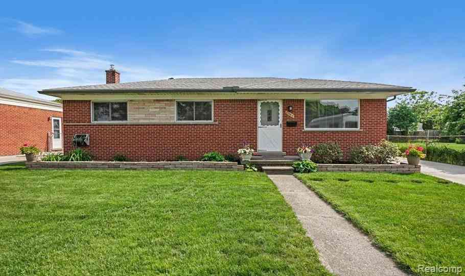 Homes For Sale - 4396 Dunn Drive <br/> Macomb County, Warren, MI 48092