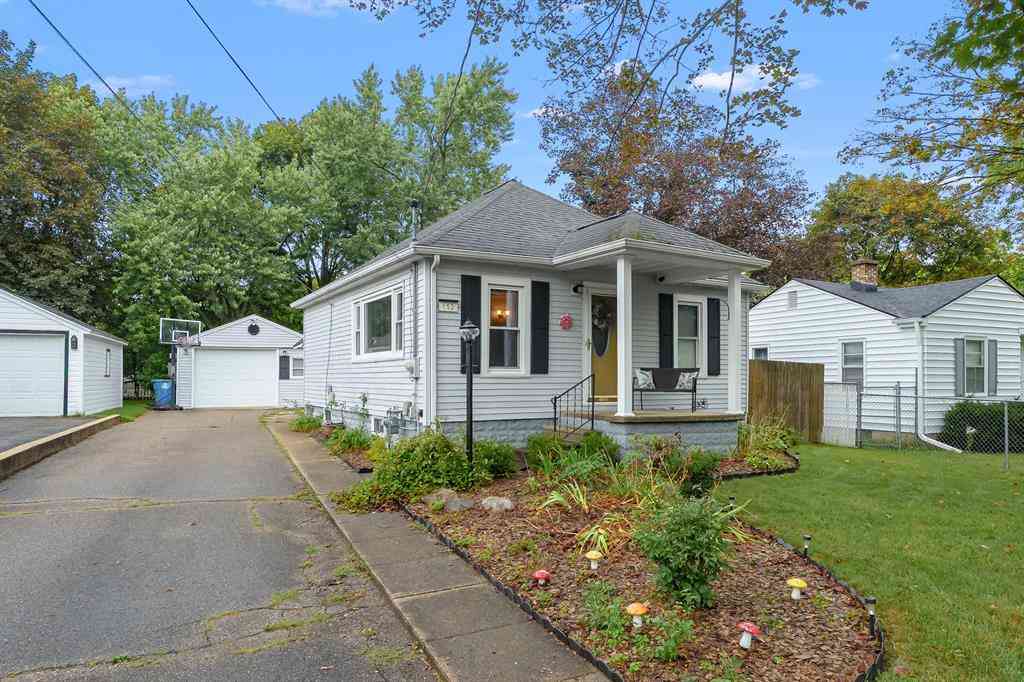 Homes For Sale - 152 Albany Street <br/> Kalamazoo County, Kalamazoo, MI 49001