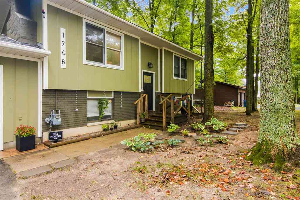 Homes For Sale - 1746 Rasho Road <br/> Grand Traverse County, Traverse City, MI 49686