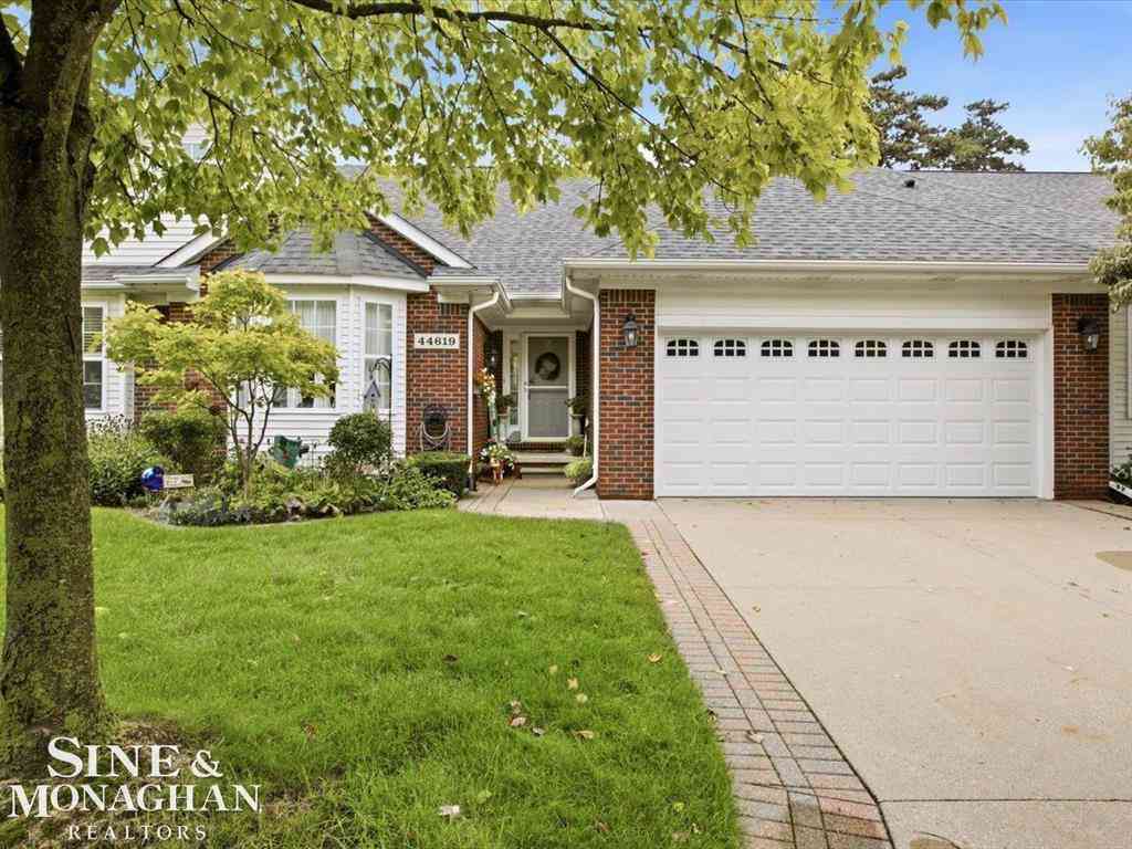 Condo For Sale - 44619 Patricia Dr Drive <br/> Sterling Heights, MI 48314