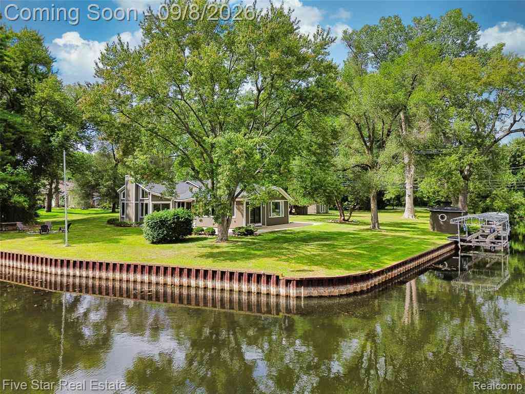 Homes For Sale - 9045 Commerce Road <br/> Commerce Twp, MI 48382