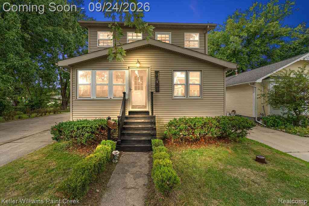 Homes For Sale - 23802 Elmira Street <br/> Saint Clair Shores, MI 48082