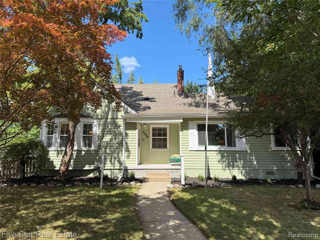 Homes For Sale - 2284 Columbia Road <br/> Berkley, MI 48072
