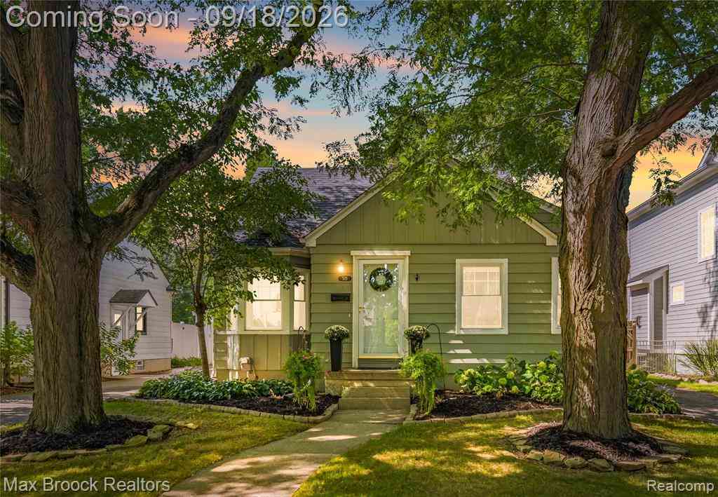 Homes For Sale - 515 N Altadena Avenue <br/> Royal Oak, MI 48067