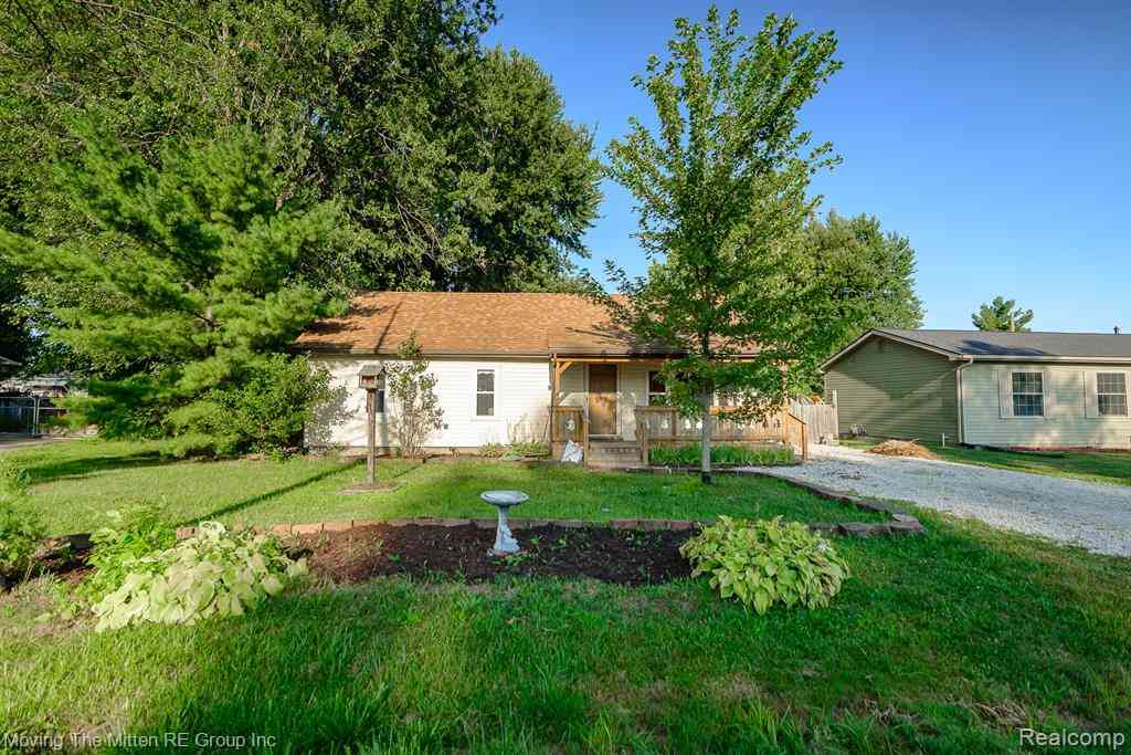 Homes For Sale - 26247 Weigel Road <br/> New Boston, MI 48164
