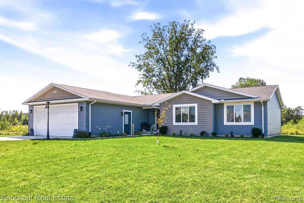 Homes For Sale - 5727 Mackinaw Road <br/> Saginaw, MI 48604