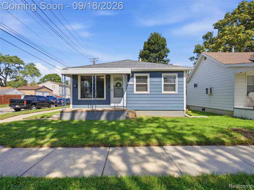 Homes For Sale - 17803 Tennyson Street <br/> Roseville, MI 48066