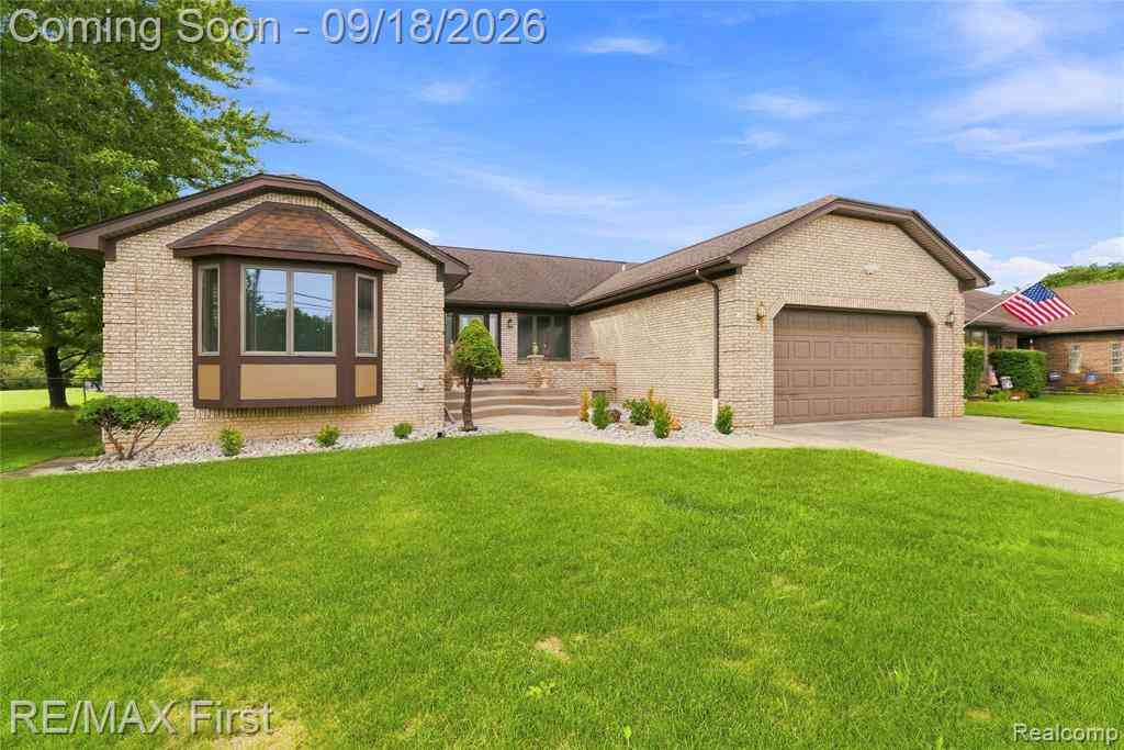 Homes For Sale - 5454 Branch Street <br/> Sterling Heights, MI 48310