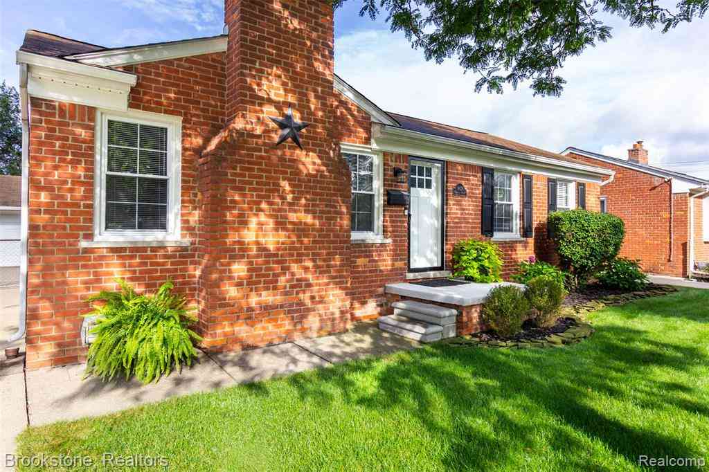 Homes For Sale - 9829 Mayfield Street <br/> Livonia, MI 48150