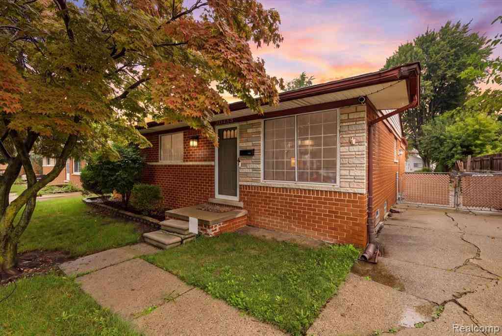 Homes For Sale - 20435 Catalano Street <br/> Clinton Twp, MI 48035