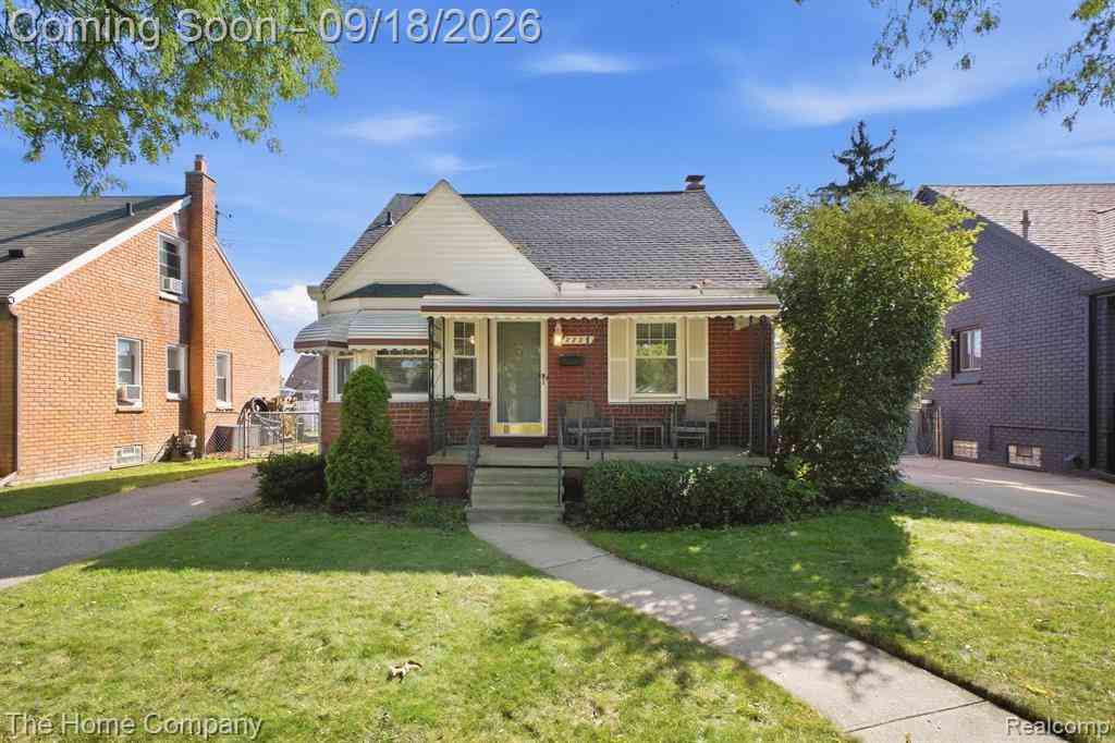 Homes For Sale - 2229 18th Street <br/> Wyandotte, MI 48192