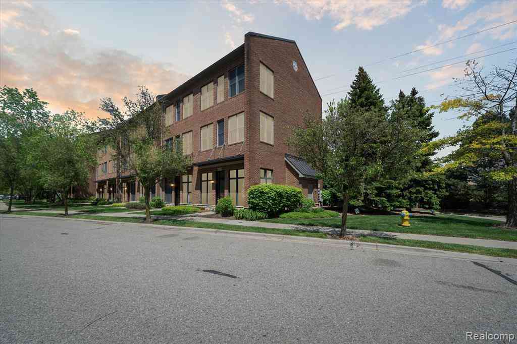 Condo For Rent - 537 Lewis Street <br/> Birmingham, MI 48009