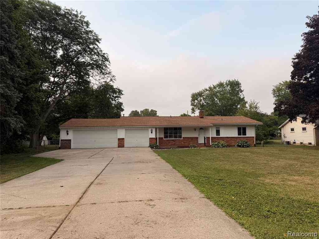 Homes For Rent - 5347 Mapletree Drive <br/> Genesee County, Flint, MI 48532