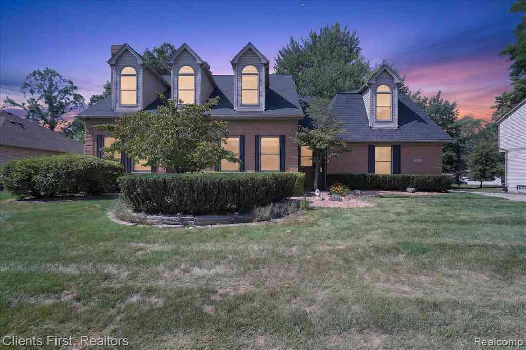 Homes For Sale - 2912 Tanglewood Drive <br/> Wayne, MI 48184