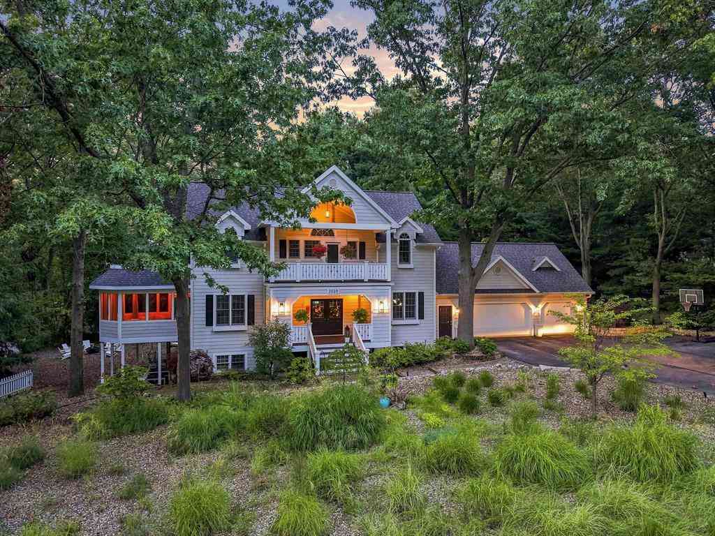 Homes For Sale - 3029 Dunes Valley Path <br/> Stevensville, MI 49127