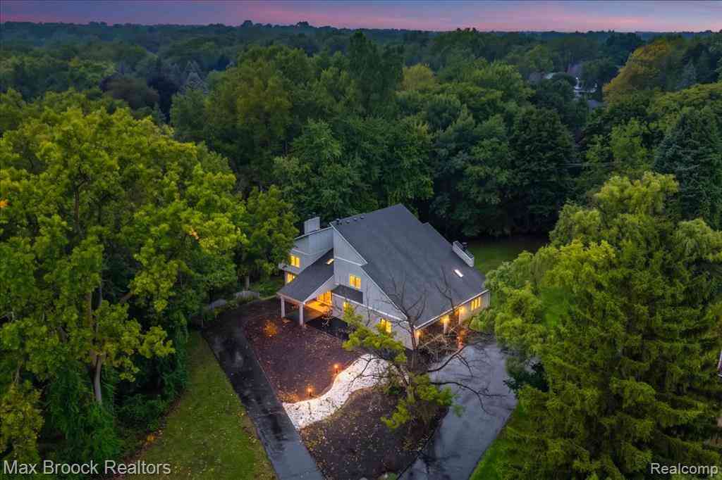 Homes For Sale - 1830 Lone Pine Road <br/> Bloomfield Hills, MI 48302