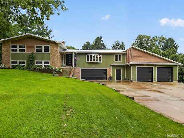 Homes For Sale - 1320 Ellis Road <br/> Ypsilanti, MI 48197