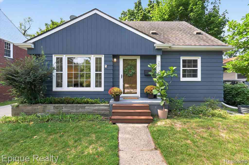 Homes For Sale - 2015 Miller Avenue <br/> Ann Arbor, MI 48103