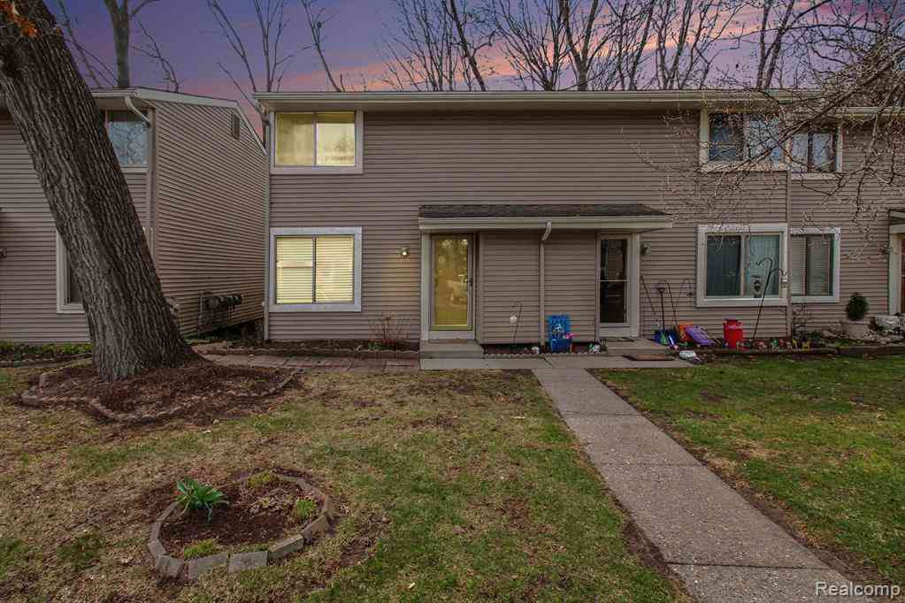 Condo For Rent - 616 Rickett Road  #118<br/> Livingston County, Brighton, MI 48116