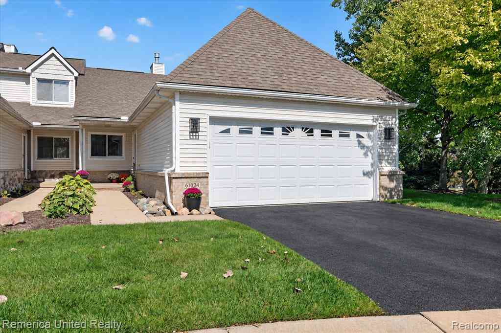 Condo For Sale - 61024 Evergreen Court <br/> South Lyon, MI 48178