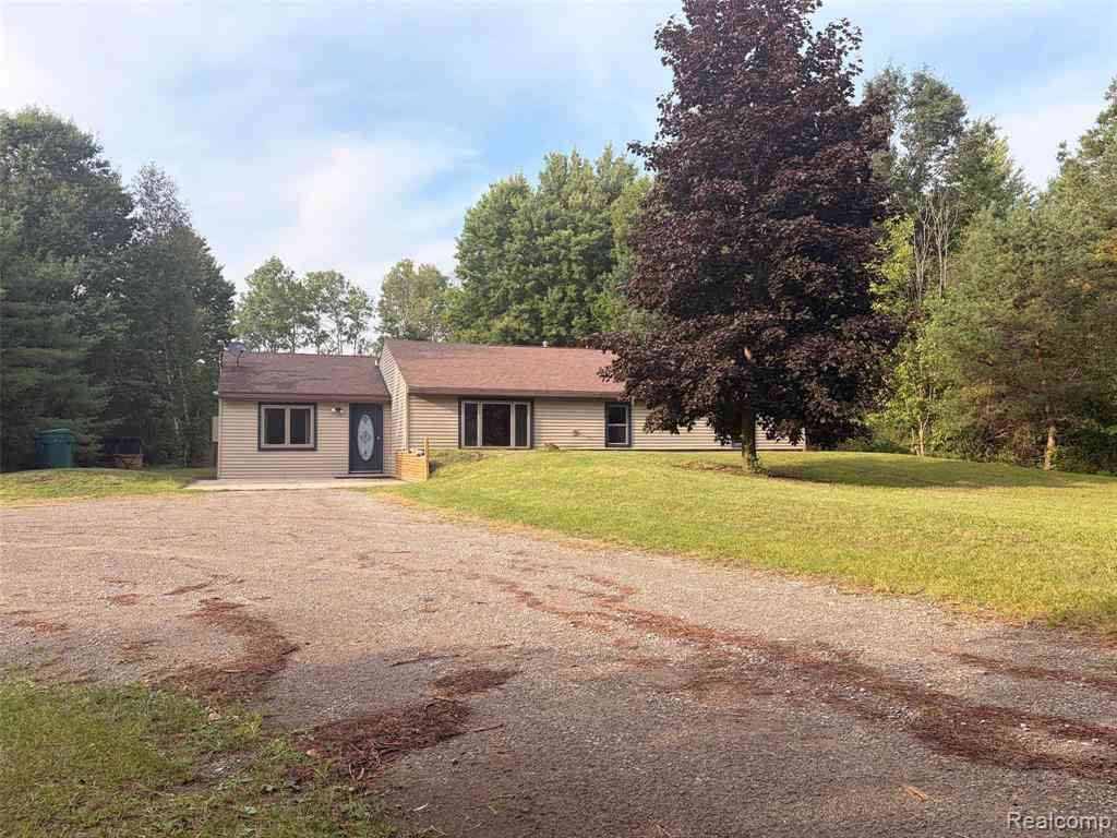 Homes For Sale - 1452 W Isabella Road <br/> Midland, MI 48640
