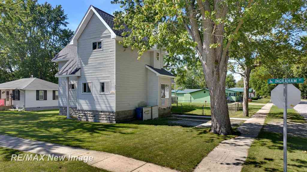 Homes For Sale - 202 Ingraham Street <br/> Bay City, MI 48708