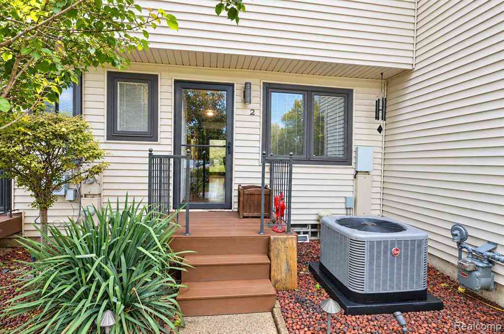 Condo For Sale - 50676 Jefferson Avenue <br/> New Baltimore, MI 48047