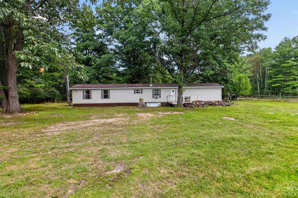 Homes For Sale - 4960 N Skenes Road <br/> Sanford, MI 48657