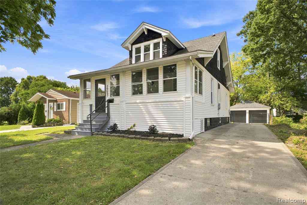 Homes For Sale - 26657 Parkington Street <br/> Roseville, MI 48066