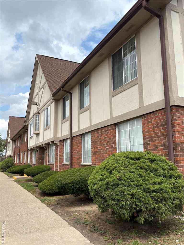 Condo For Rent - 30200 Southfield Road <br/> Southfield, MI 48076