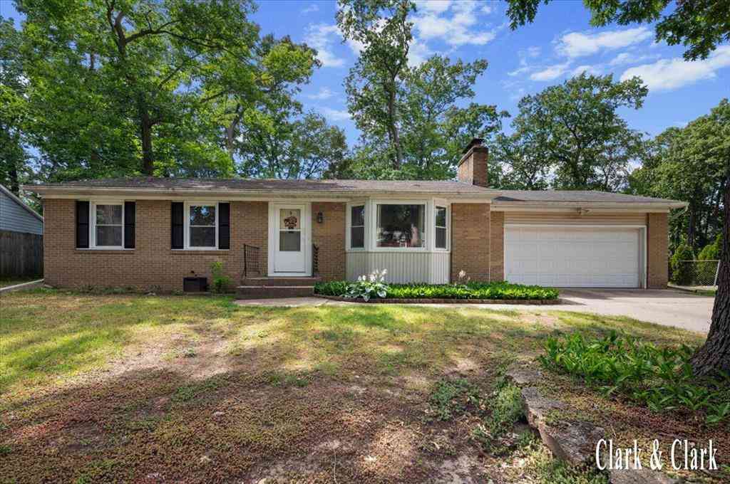 Homes For Sale - 4747 Marshall Avenue Se SE<br/> Kentwood, MI 49508