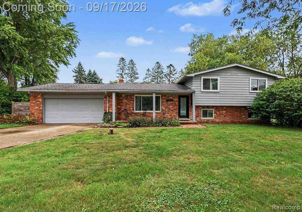 Homes For Sale - 13451 N Fenton Road <br/> Fenton, MI 48430