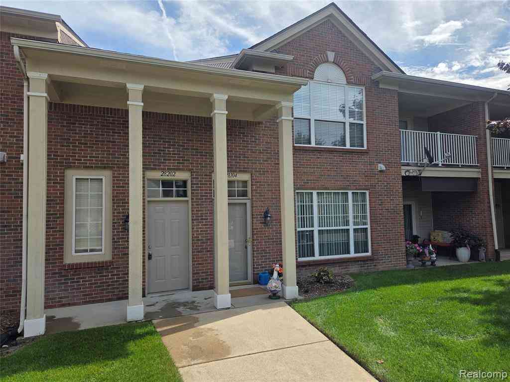 Condo For Rent - 28202 Chesapeake Circle <br/> Walled Lake, MI 48390
