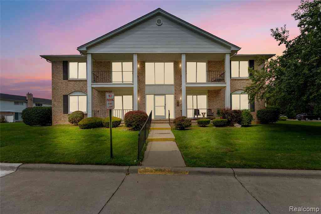 Condo For Rent - 14200 Ivanhoe Drive  #159<br/> Sterling Heights, MI 48312