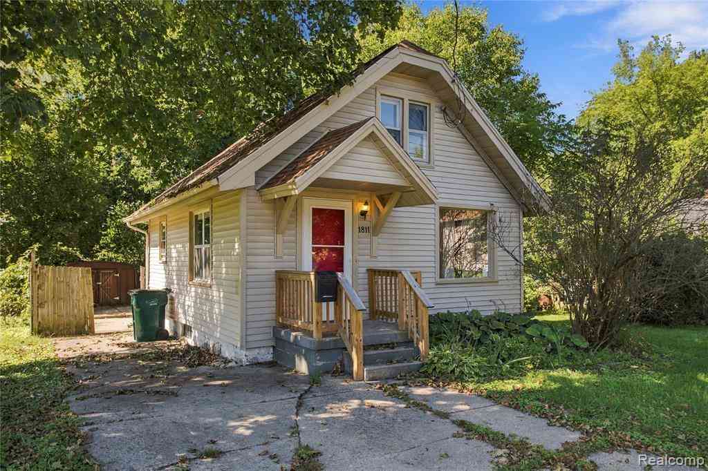 Homes For Sale - 1811 Vermont Avenue <br/> Lansing, MI 48906