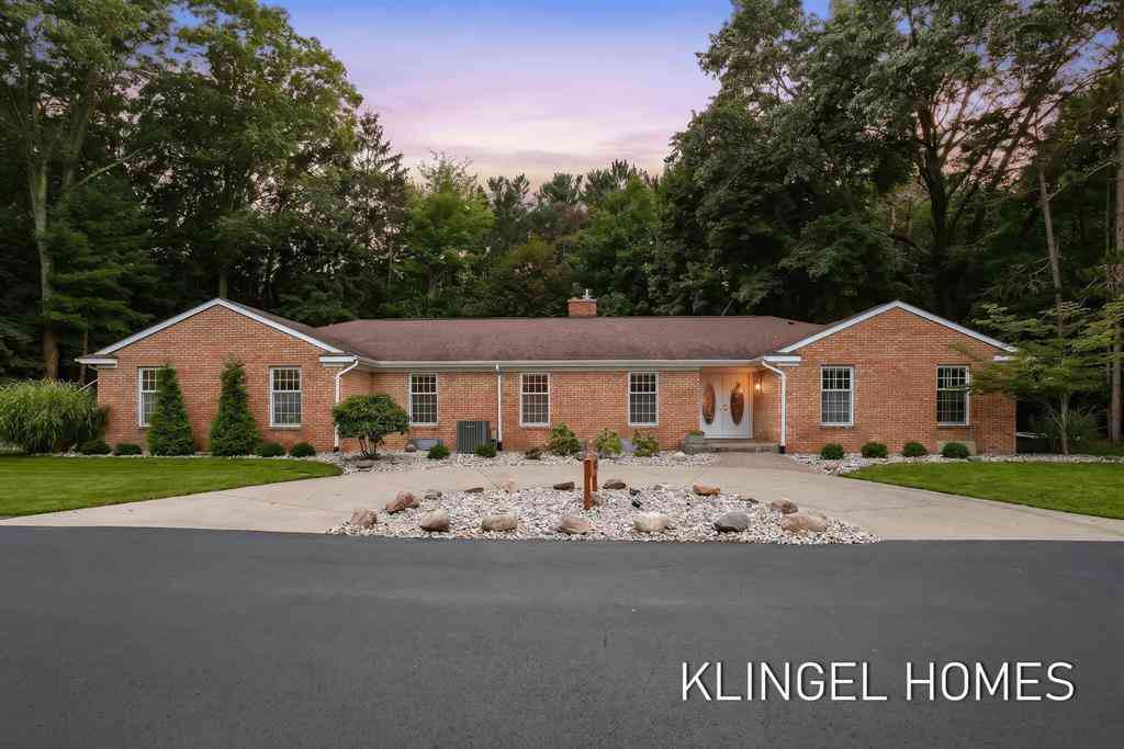 Homes For Sale - 4261 Lin Nan Lane <br/> Norton Shores, MI 49441