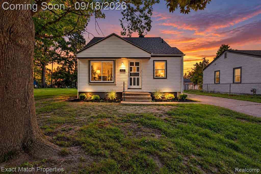 Homes For Sale - 705 Scottwood Street <br/> Pontiac, MI 48340