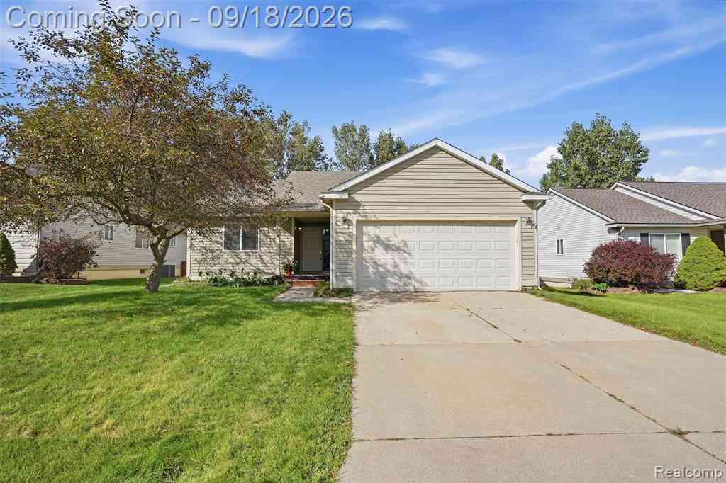 Homes For Sale - 2649 Thistlewood Drive <br/> Howell, MI 48843
