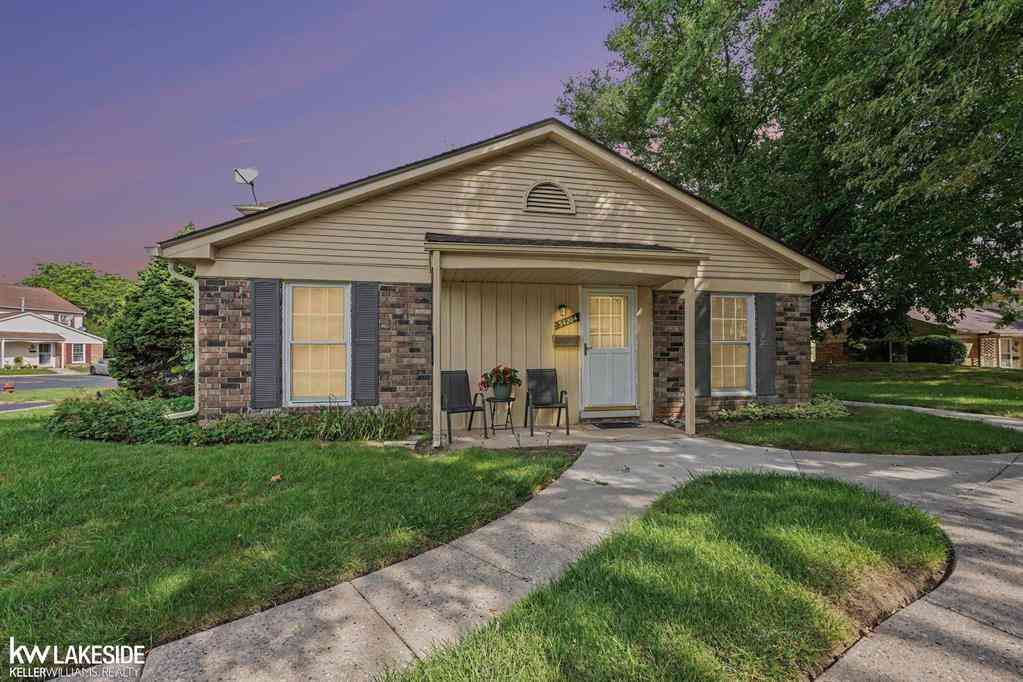 Condo For Sale - 34204 Garfield Circle <br/> Macomb County, Fraser, MI 48026