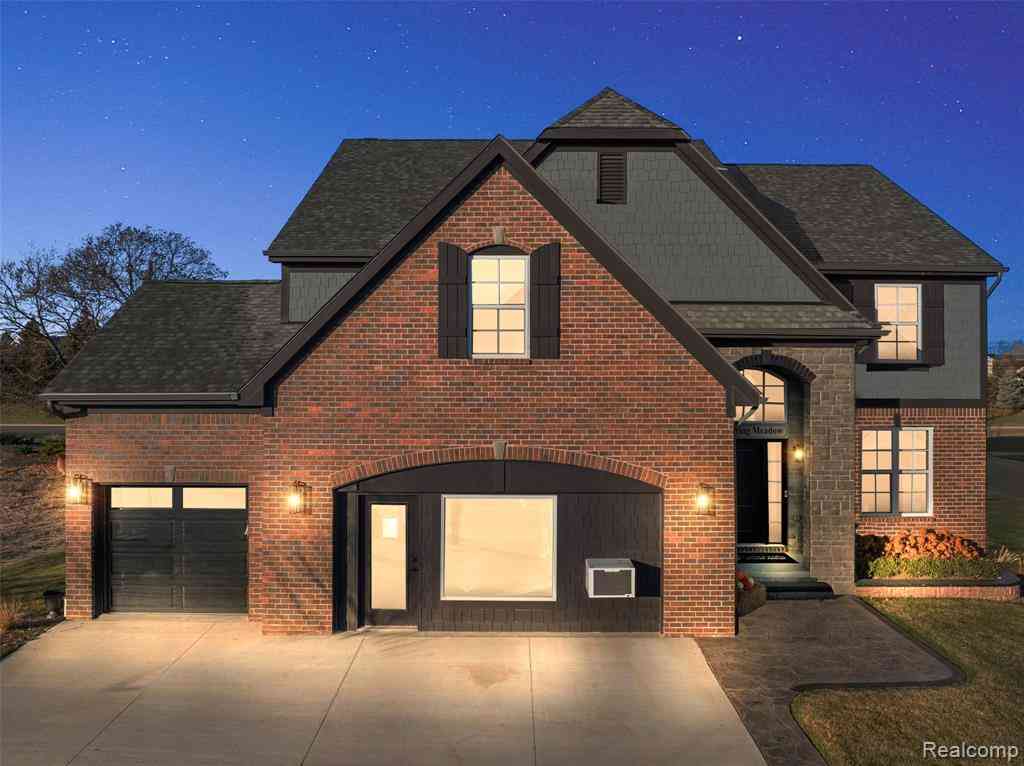 Homes For Sale - 4042 Spring Meadows Drive <br/> Sterling Heights, MI 48314